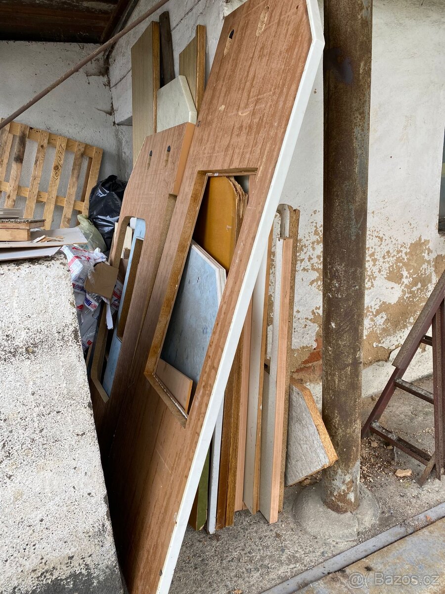Zbytky kuchyňských desek, korpusů a dřevomateriálu – ZA ODVO - 2