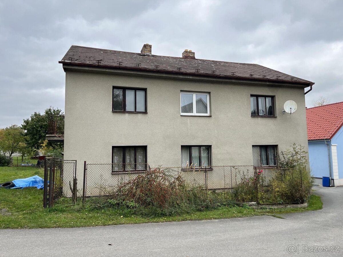 Prodej RD dvě bytové jednotky, prostorná dvou garáž s pozemk - 2