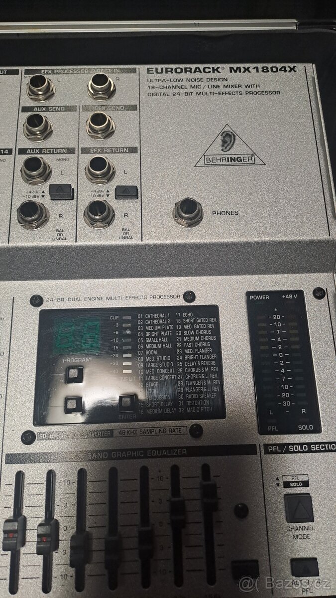 Mixážní pult Beheinger - 2