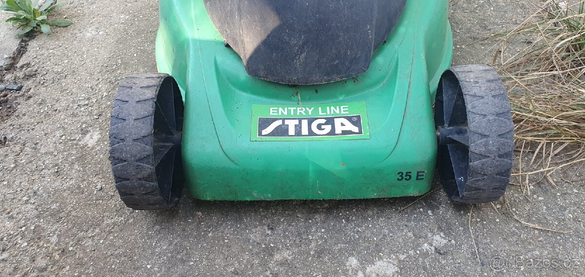 Sekačka na trávu - elektrická 220V. Plně funkční. Brno - 2