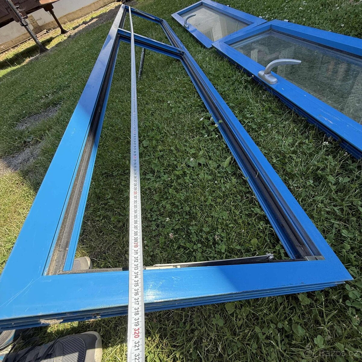 Zahradní, garážové okno - 2