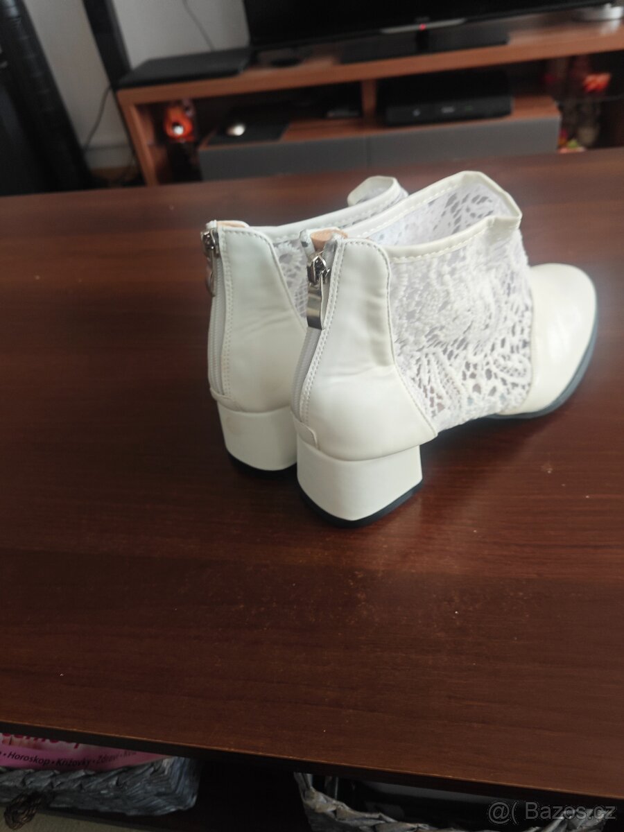 Boty krásné kotníkové vel.40 - 2