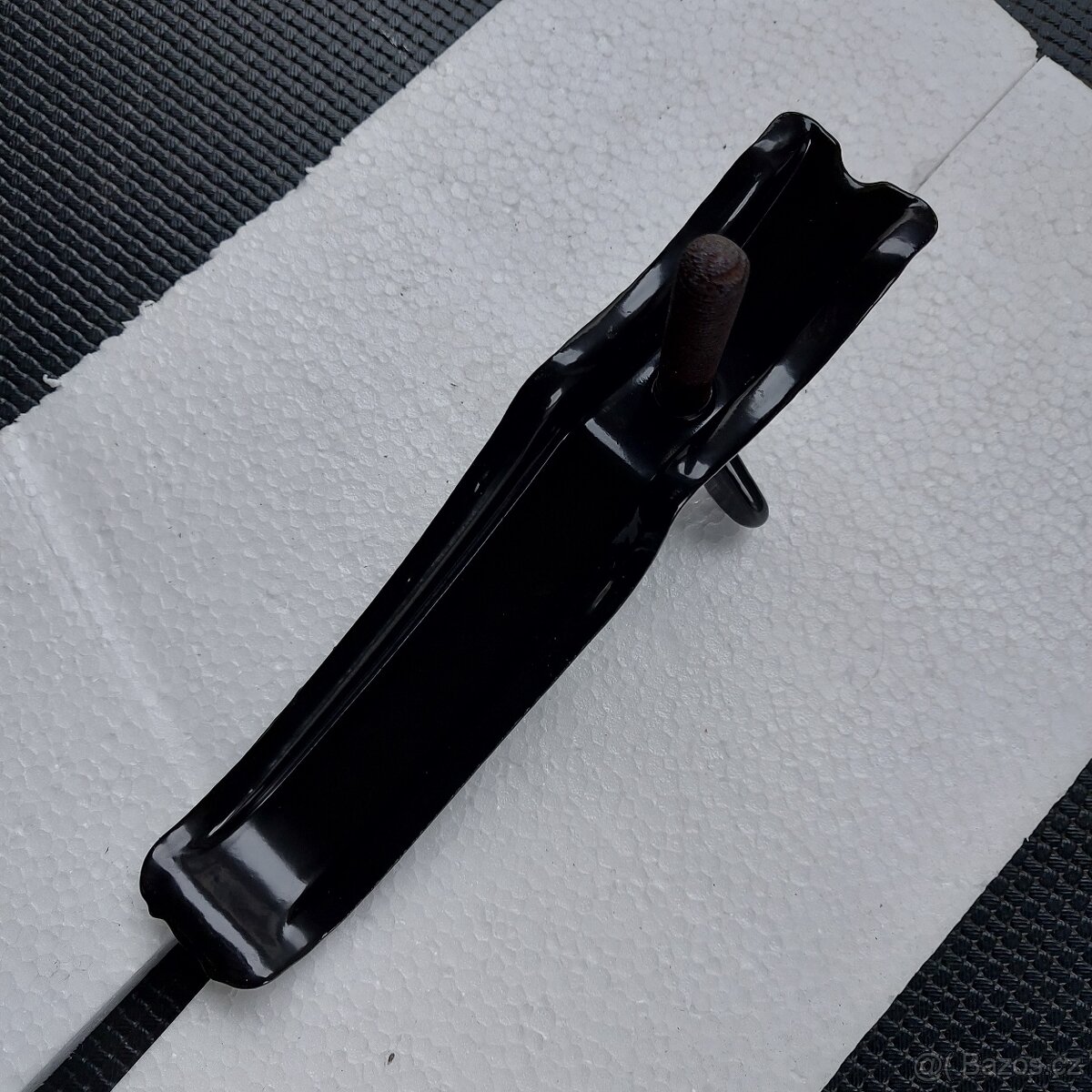 Mercedes - Držák rezervního kola - 2