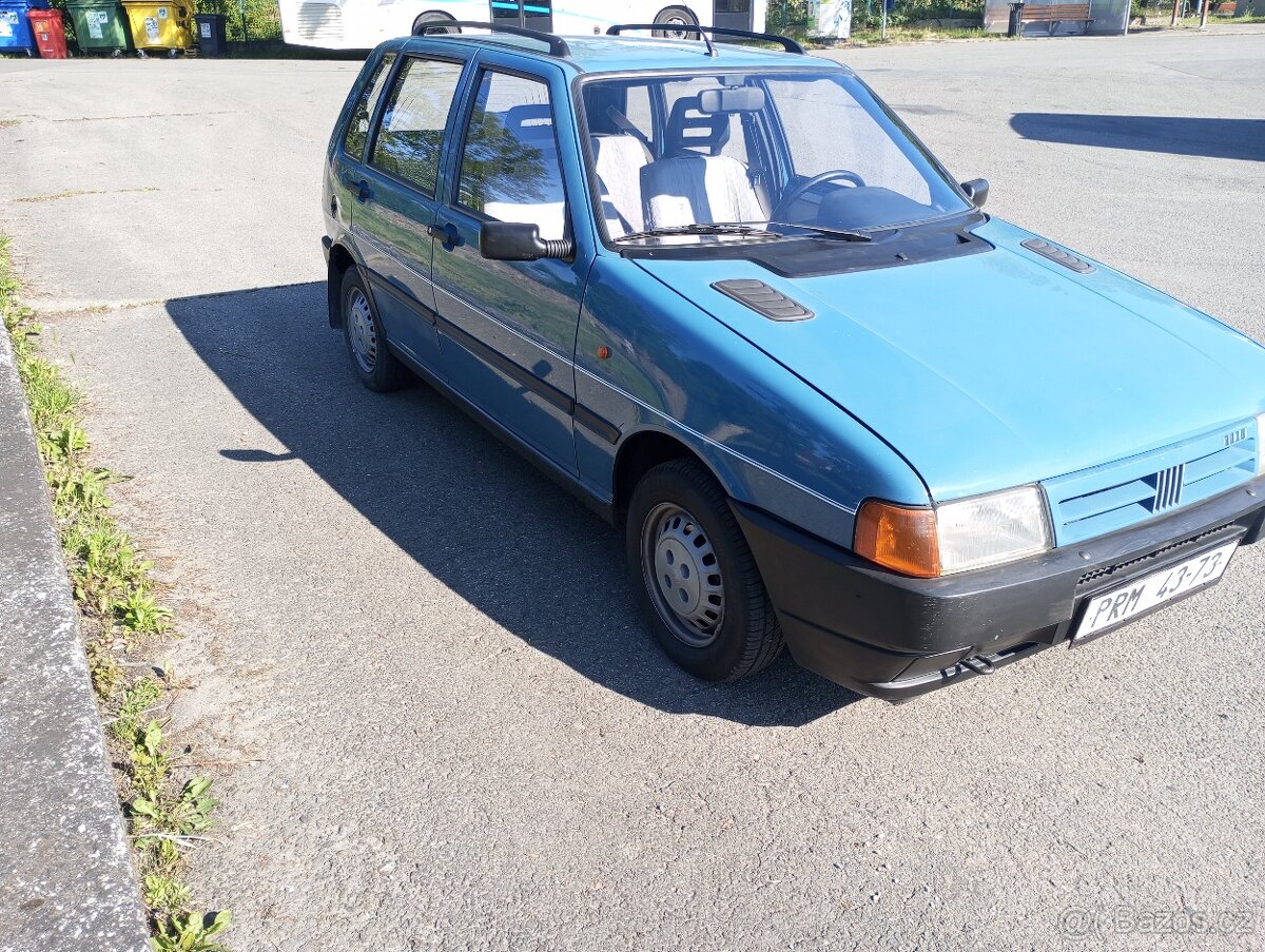 Fiat uno 1,0 logo - 2