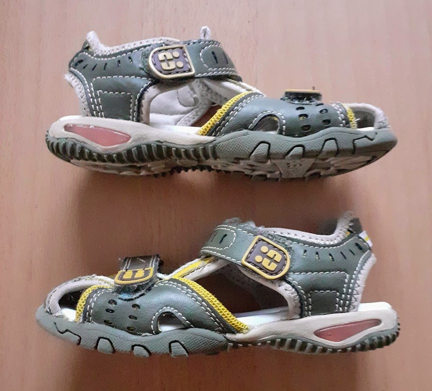 Kvalitní dětské sandálky zn. CHICCO - vel. 26 - 2