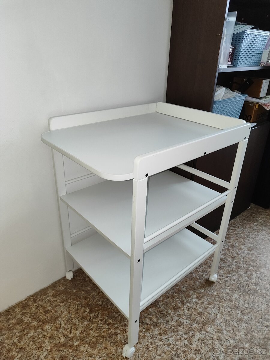 Dřevěný přebalovací pult Geuther - 2