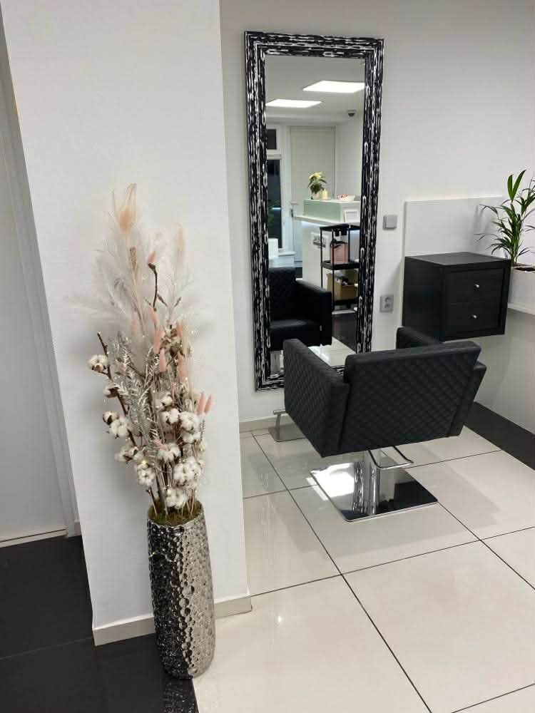 Pronájem kadeřnického křesla - 2