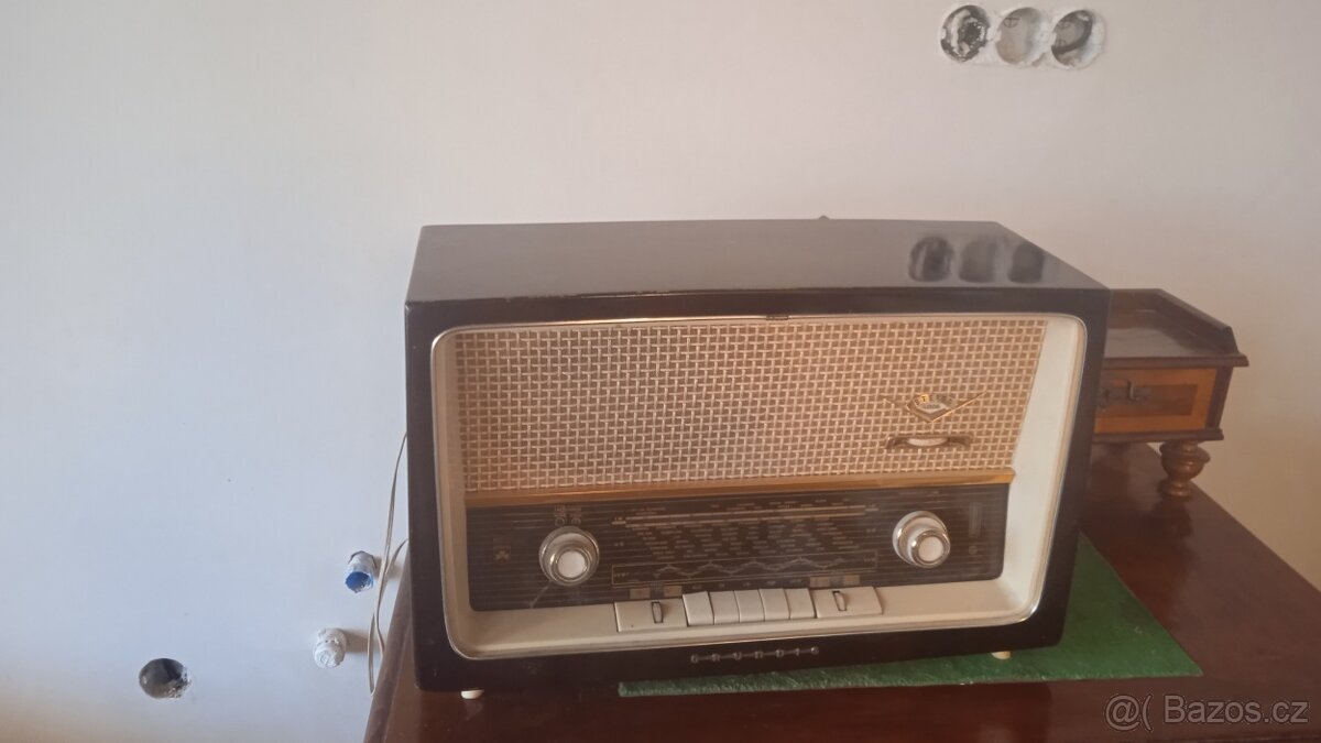 Staré rádio Grundig - 2