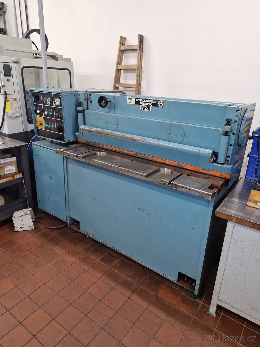 Tabulové nůžky NTC 1250/2,5 - 2