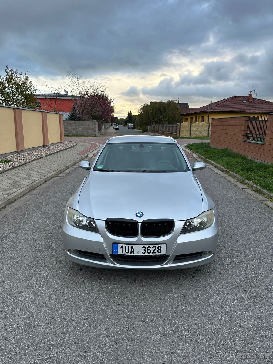 Bmw e90 320i - 2