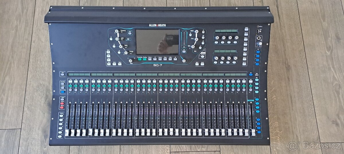 Prodám Allen & Heath SQ7 + dLive pluginy - 2