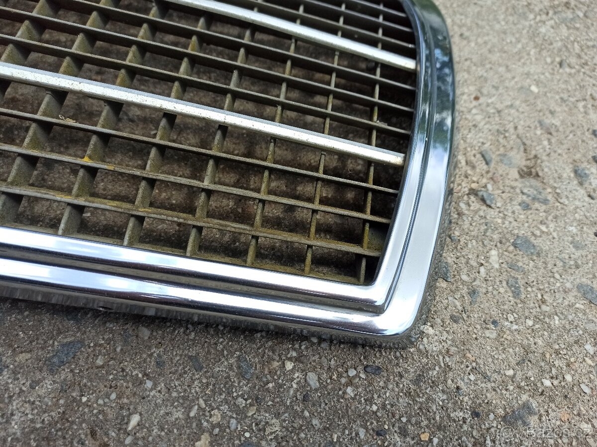 Prodám přední masku na Mercedes-Benz 190 - 2