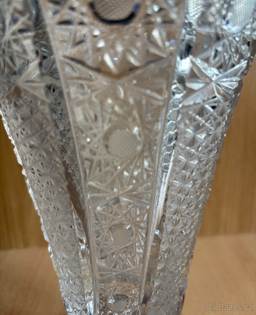 Broušená váza z olovnatého skla - 2