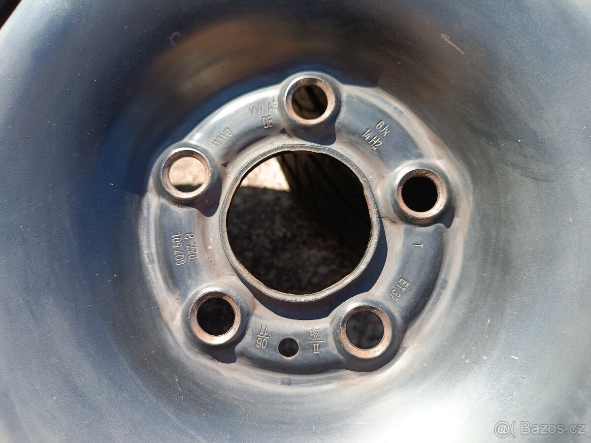 Plechové disky s pneu Škoda - 2