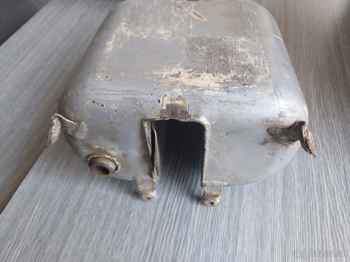 Nádrž Jawa 550 555 pařez pionýr - 2