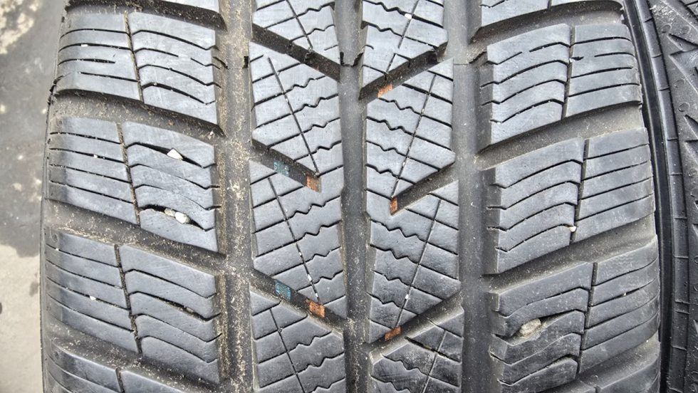 Zimní pneu 205/55/16 Barum - 2