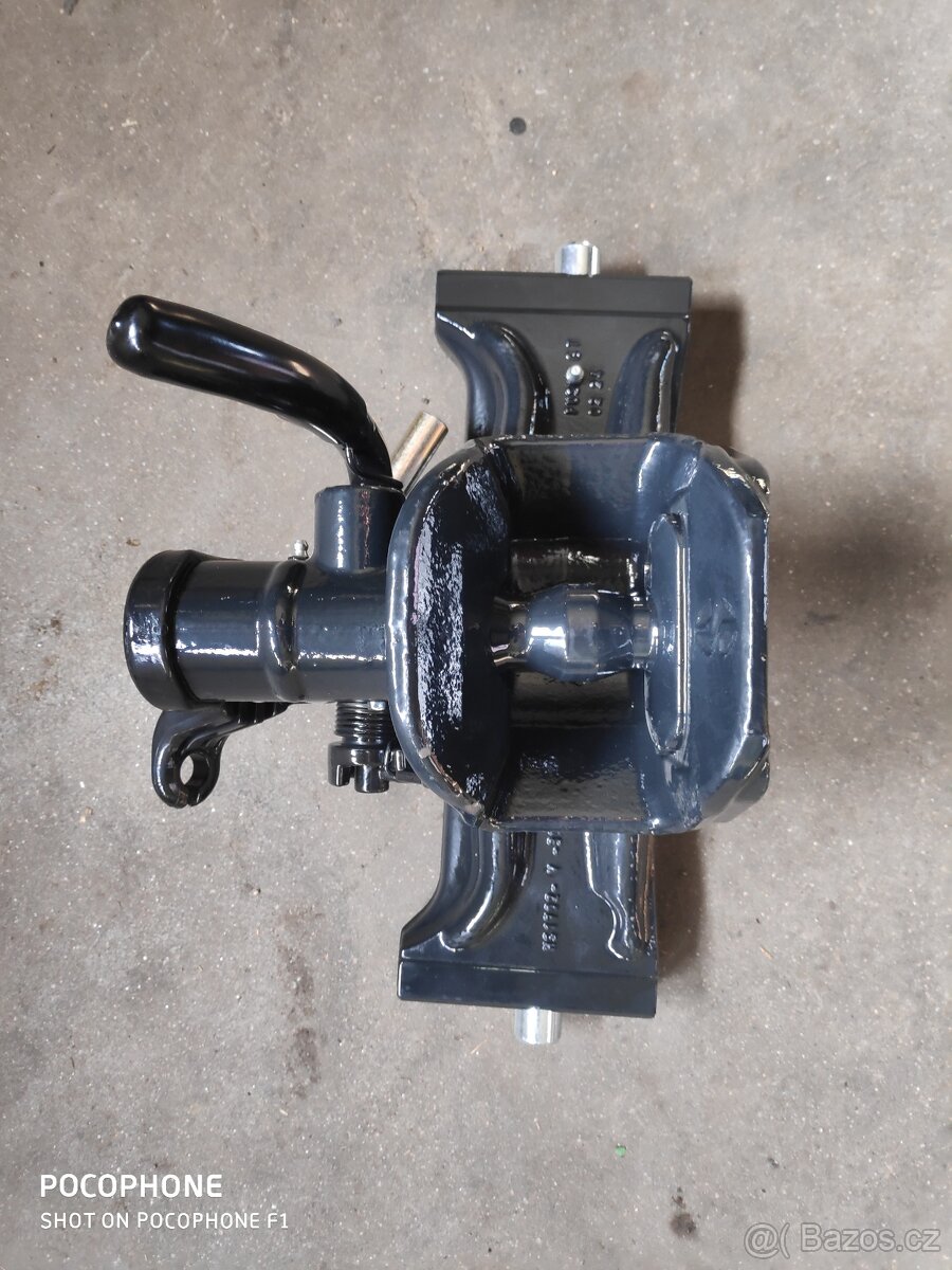 Závěs John Deere automat - 2