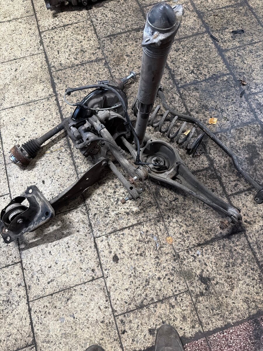 Prava část zasni nápravy Škoda Karoq 4x4 - 2