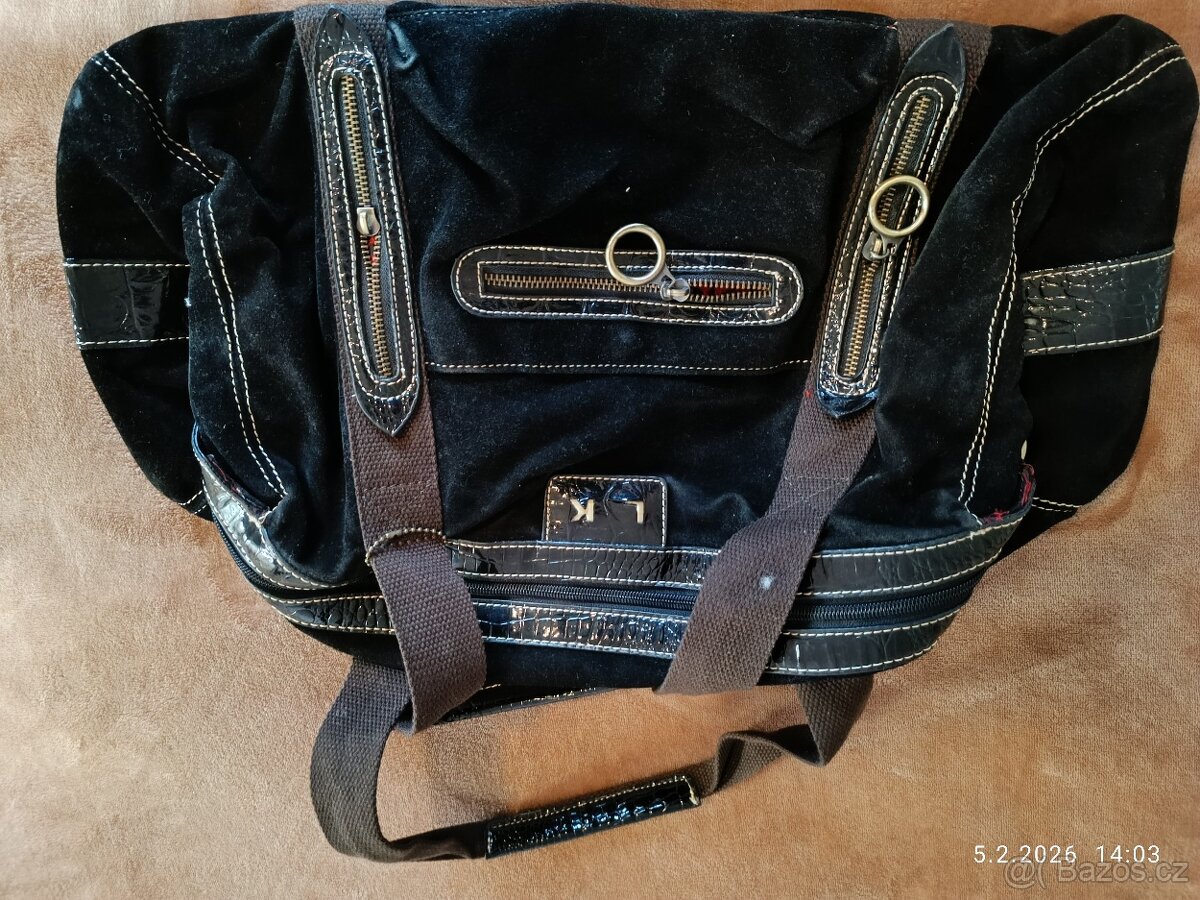 Prodám DÁMSKOU ČERNOU KABELKU - 2