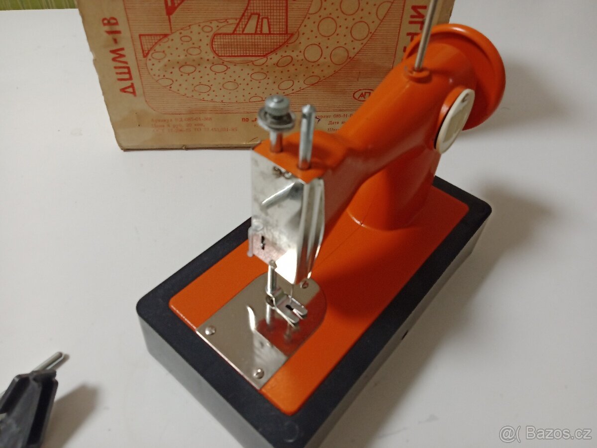 Dětský šicí stroj, SSSR - 2