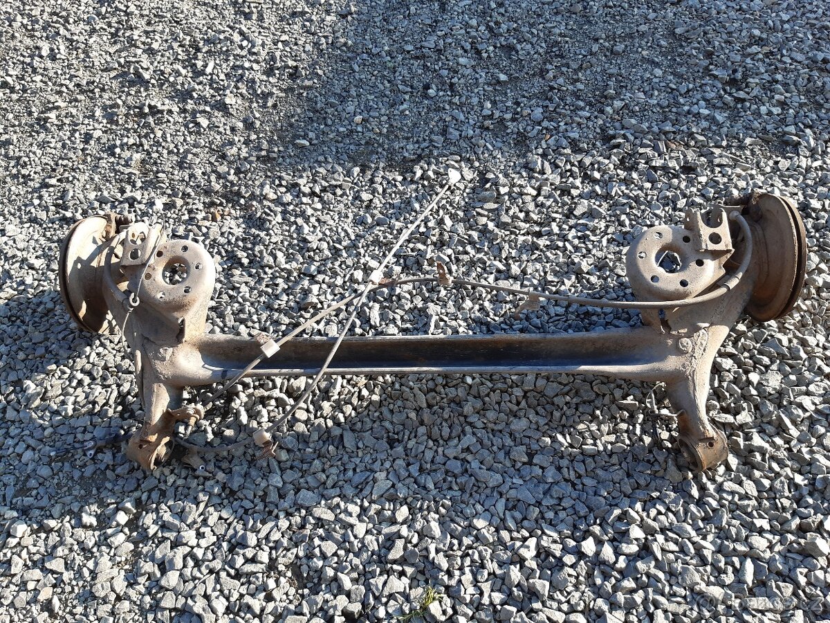 Toyota Auris náprava - 2