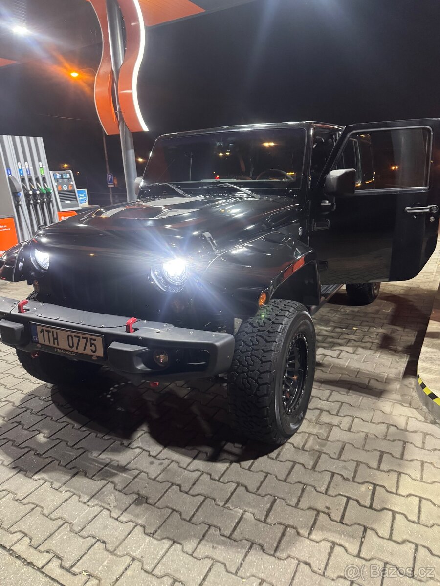 Jeep Wrangler Sahara - 2