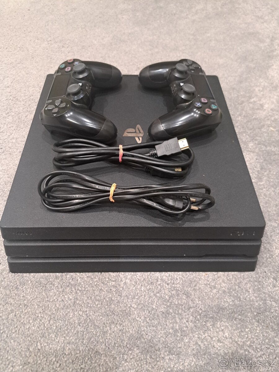 PS4 PRO + nějaké hry a nabíječka - 2