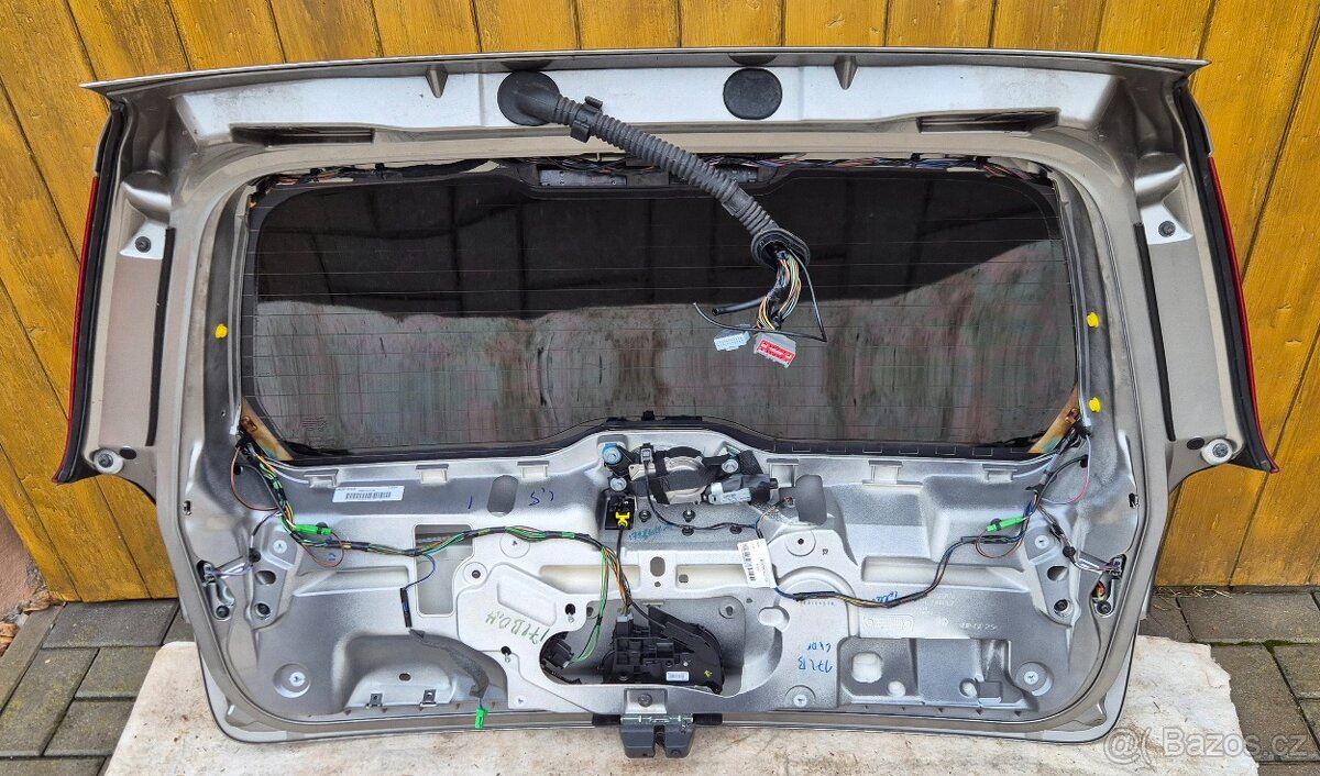 Páté dveře Volvo XC70 P3 - 2