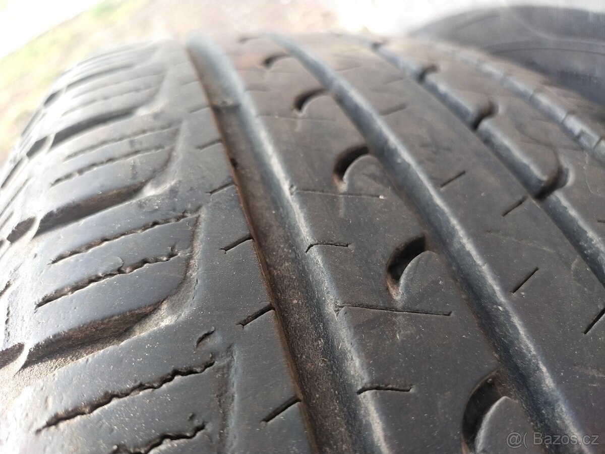 Pneu 225/65 R17 - 2