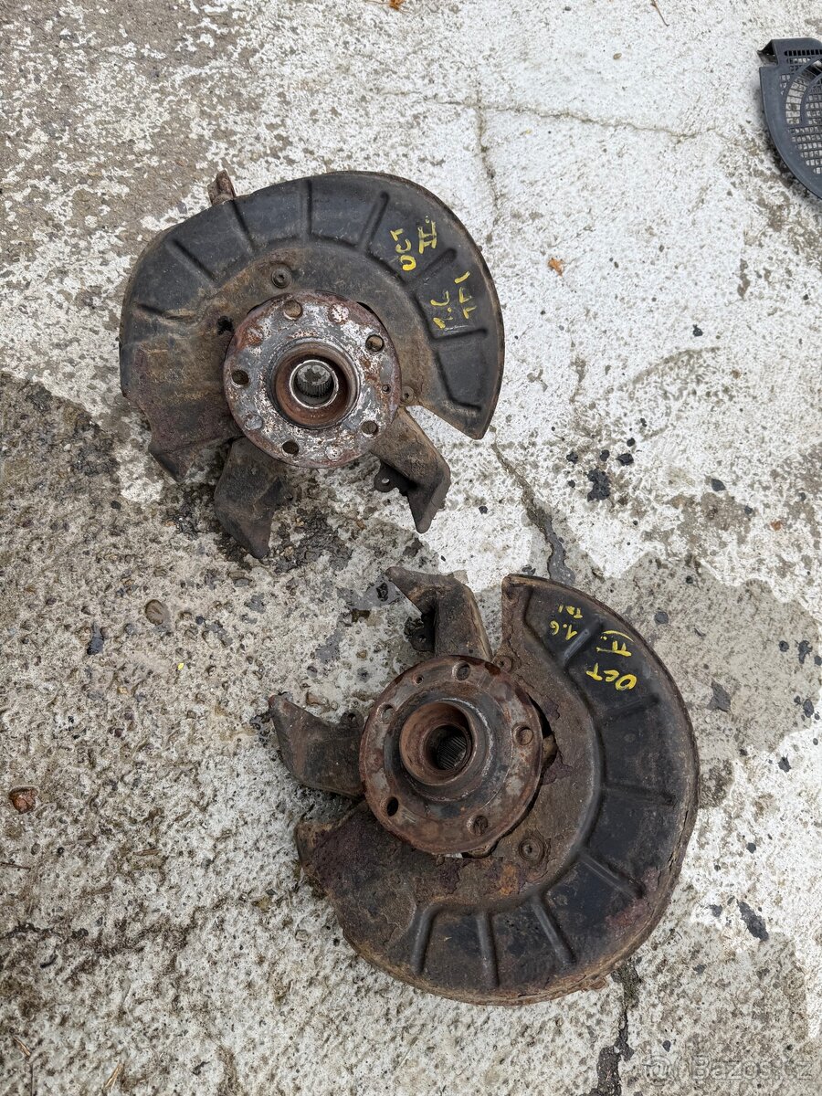 Skoda octavia II těhlice - 2