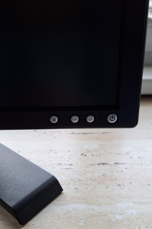 LCD monitor Dell E197FP 19" 4:3 - 2