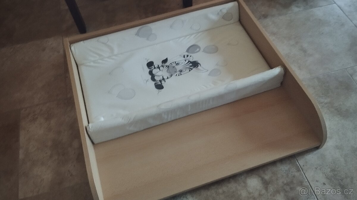 Přebalovací pult - 2