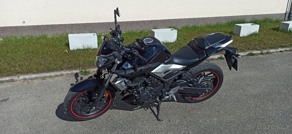 Yamaha MT03 - 2