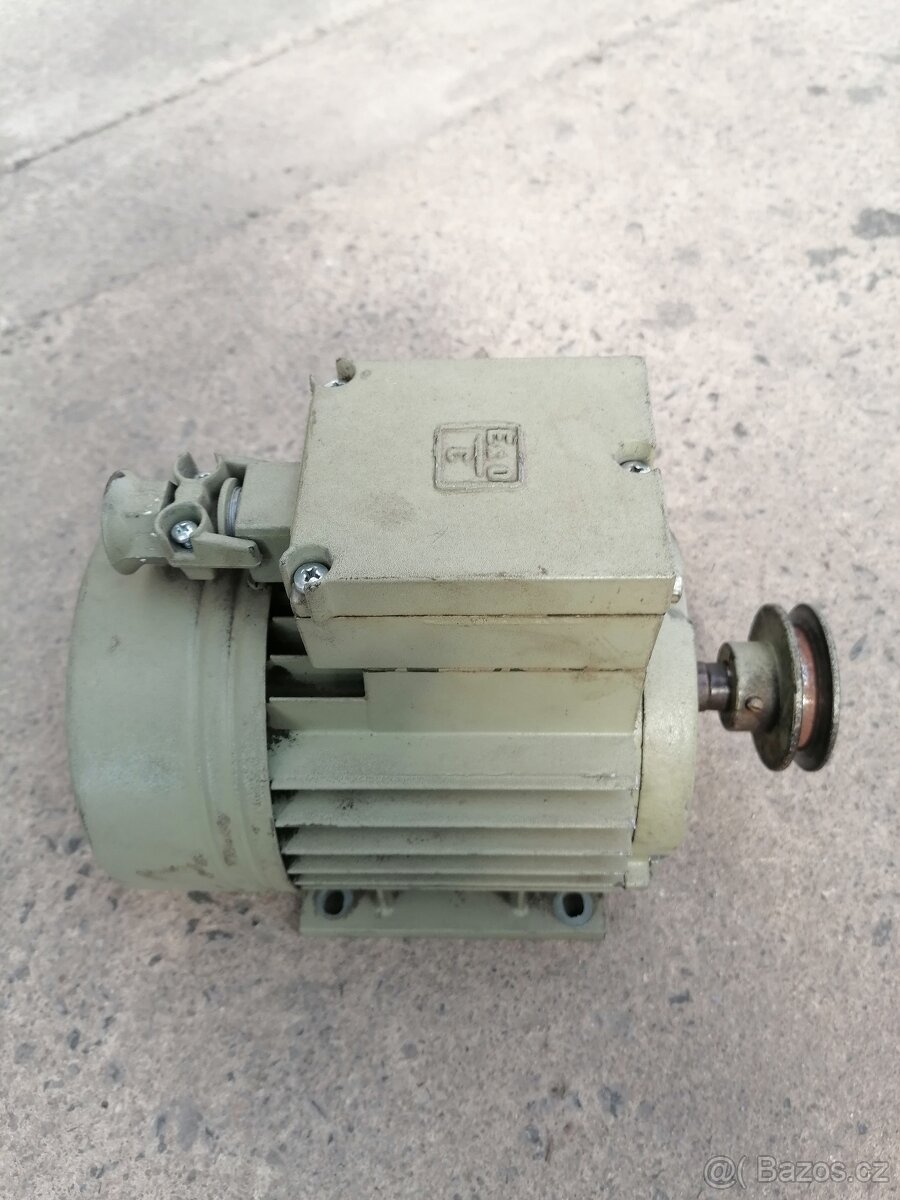 Elektromotor MEZ 370W/1420 ot. - 2