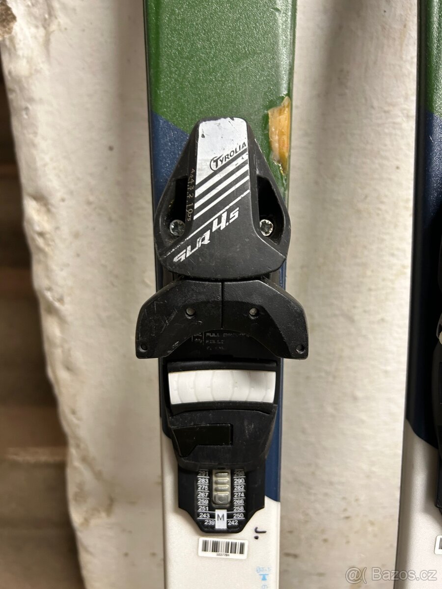 Dětské juniorské sjezdové lyže 130 cm - 2