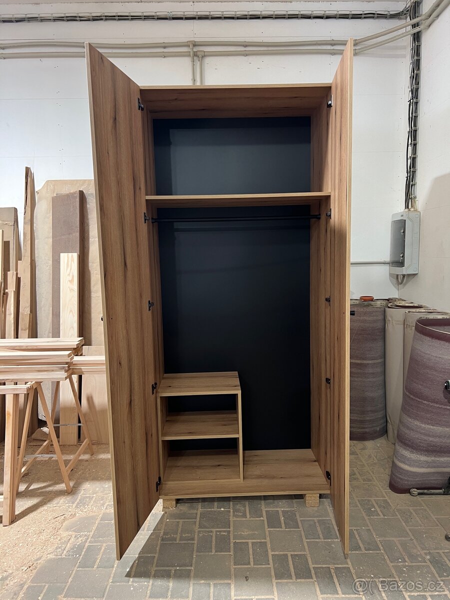 Šatní skříň - SLEVA - 2