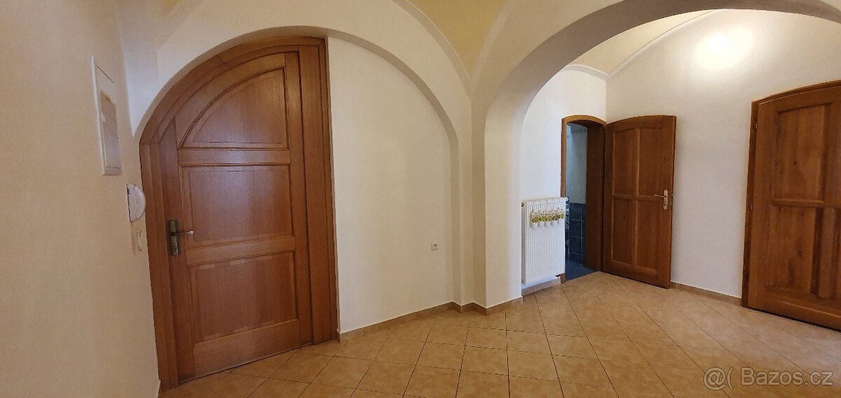 Pronájem bytu 2+1, 86 m2, v Jindřichově Hradci - 2