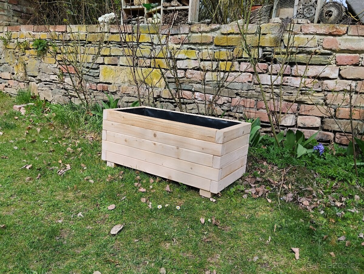 Dřevěné květináče - 2