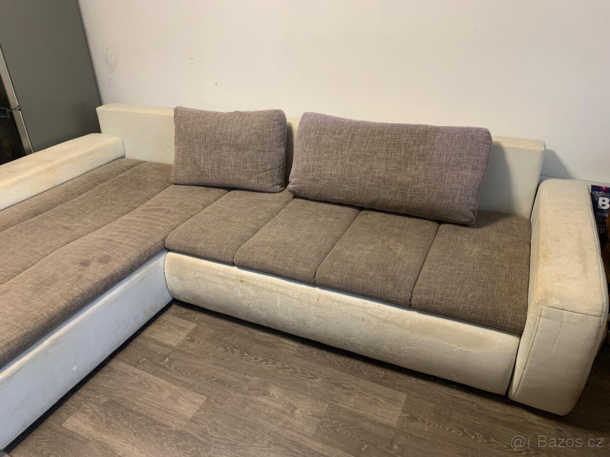 Velká sedačka levně spěchá - 2