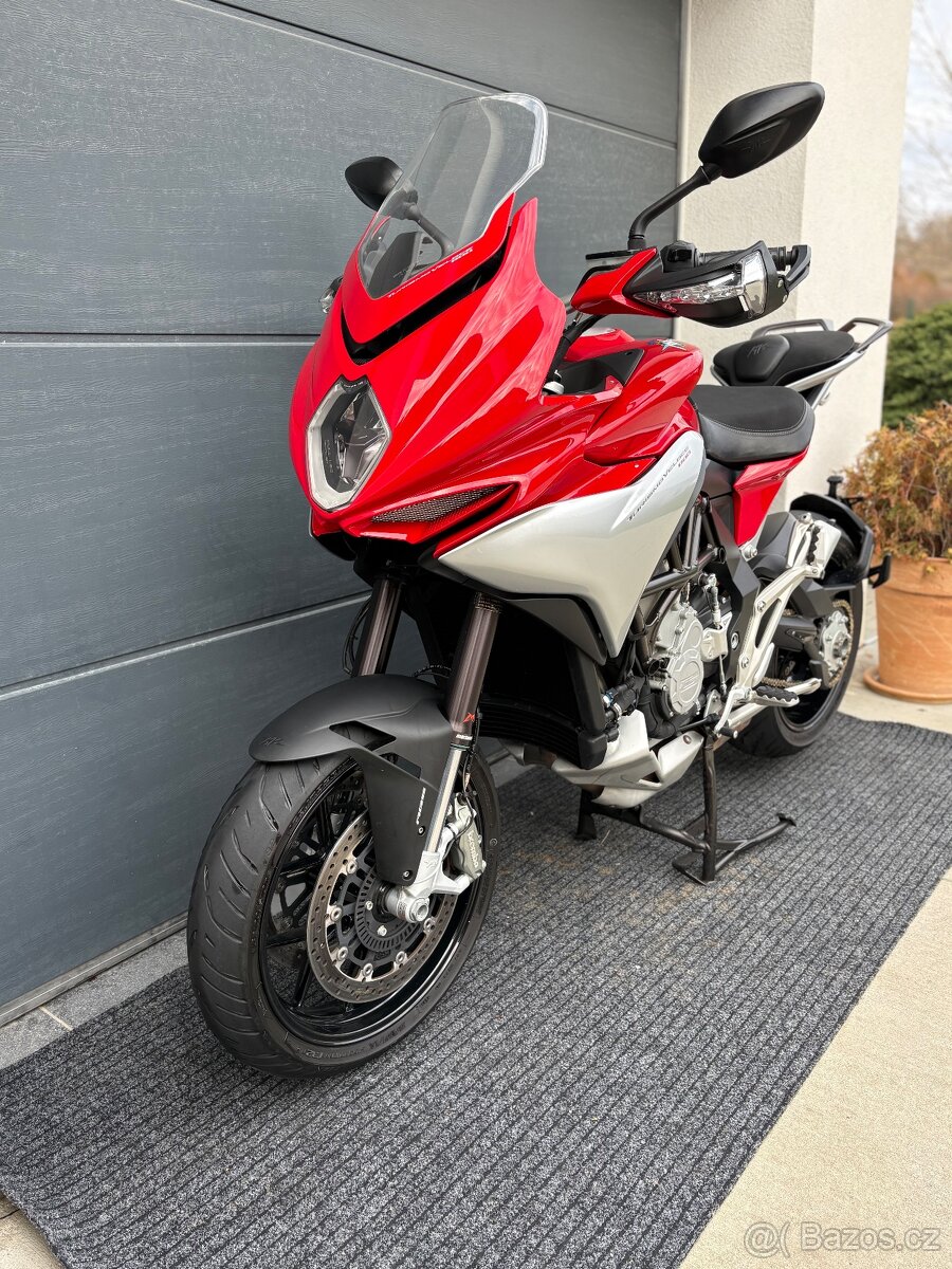 MV Agusta Turismo Veloce 800 - 2