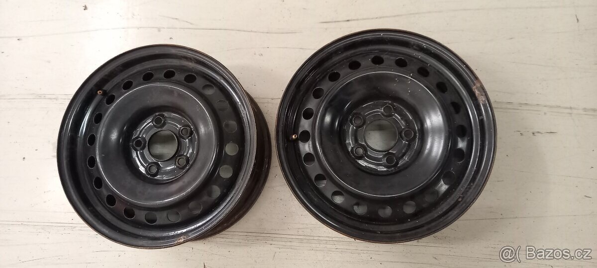 Prodám ocelové disky Rozteč šroubů 5x114,3 - 2