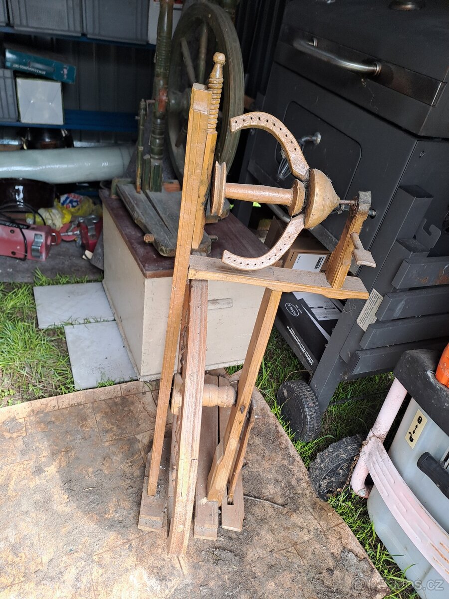 Dřevěný kolovrátek - 2