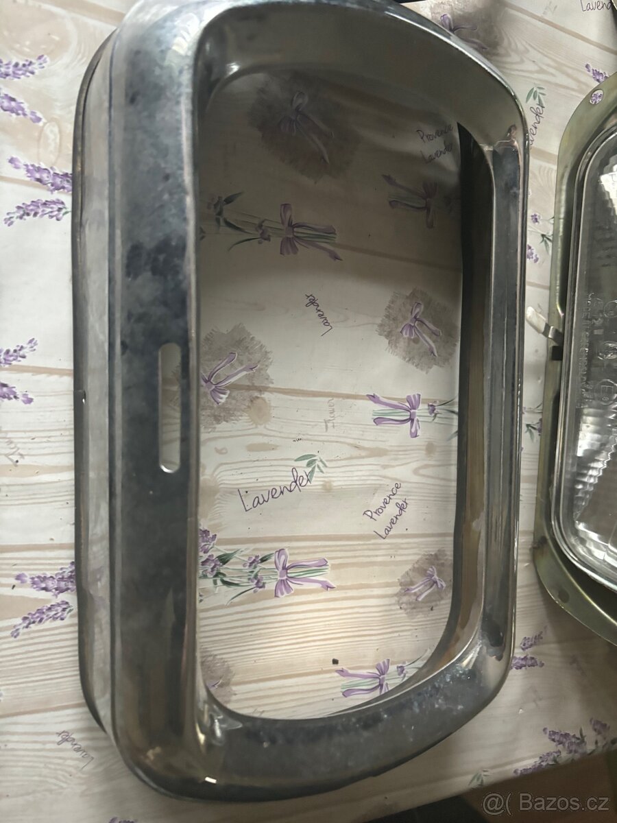 Světlomety + rámečky Škoda 1203/ Avia - 2