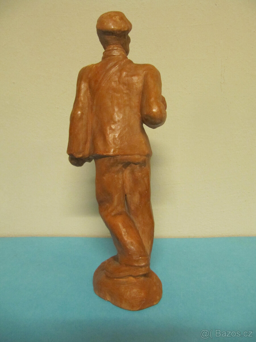 soška Harmonikář r.1943 - 2