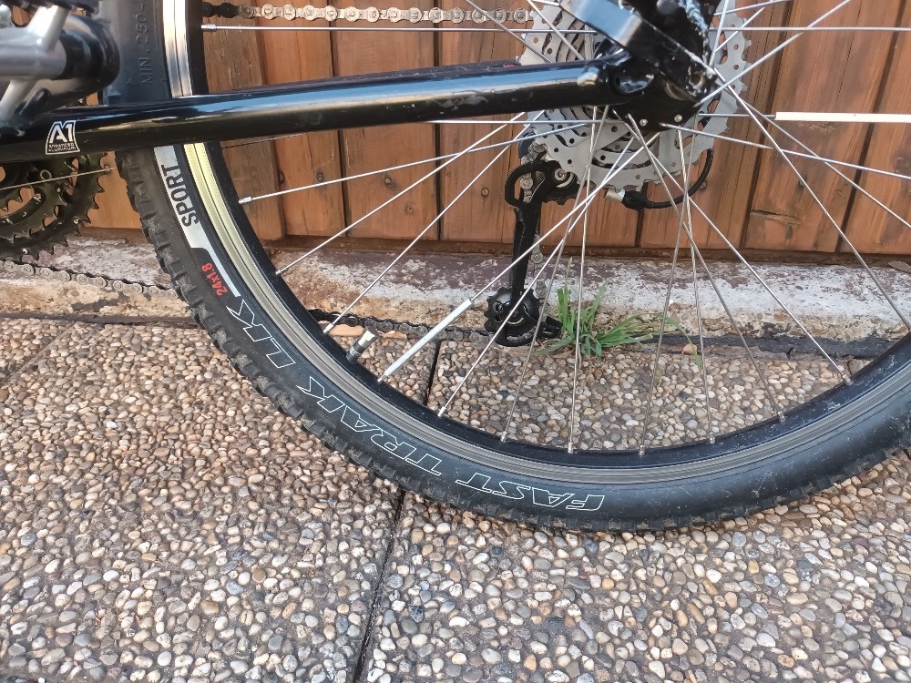 Specialized Hotrock 24" kola 3x9 rychlostí - 2