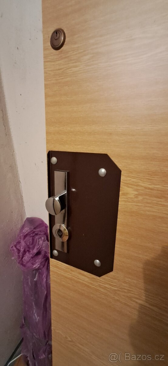 Vstupní panelákové dveře - 2