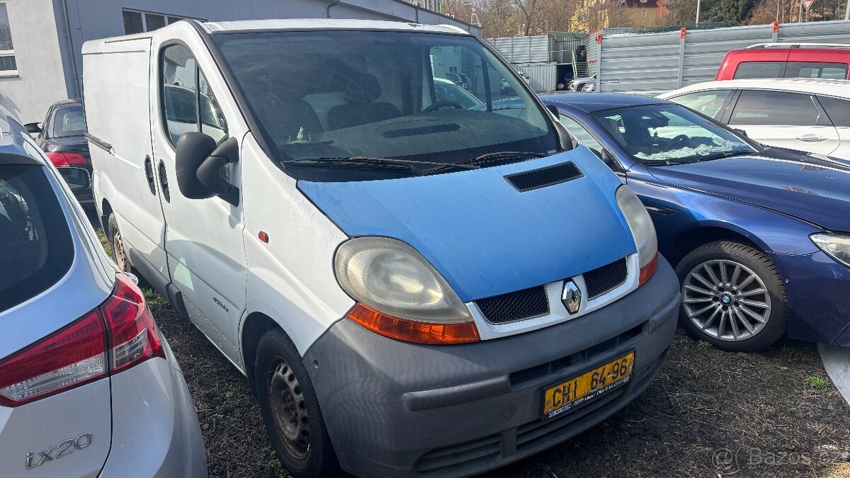 RENAULT TRAFIC - 2