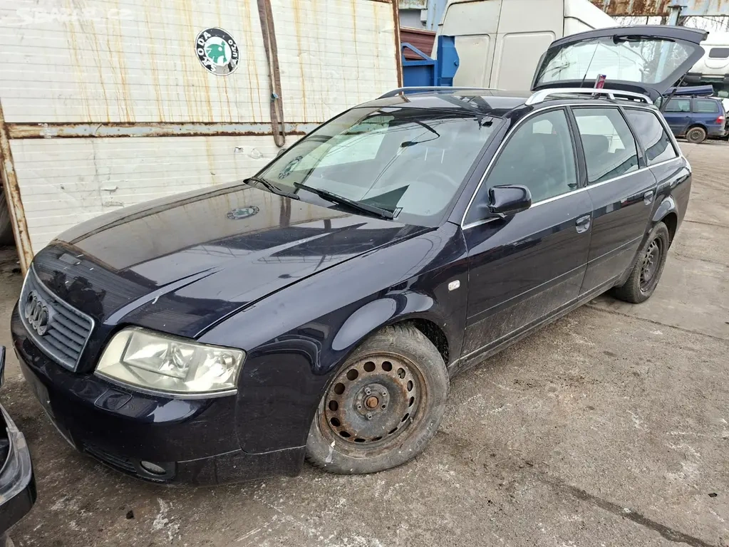 Přední nárazník Audi A6 C5 (2002) s odstřiky - 2