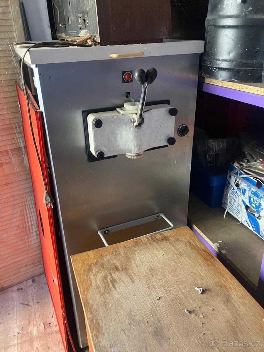 Zmrzlinový stroj - 2