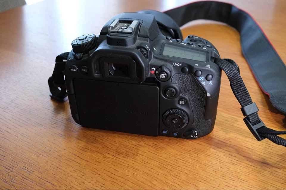 Canon eos 90D - 2
